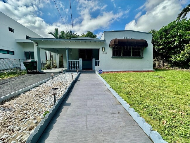 Primary Photo - 1508 SW 13th Ave