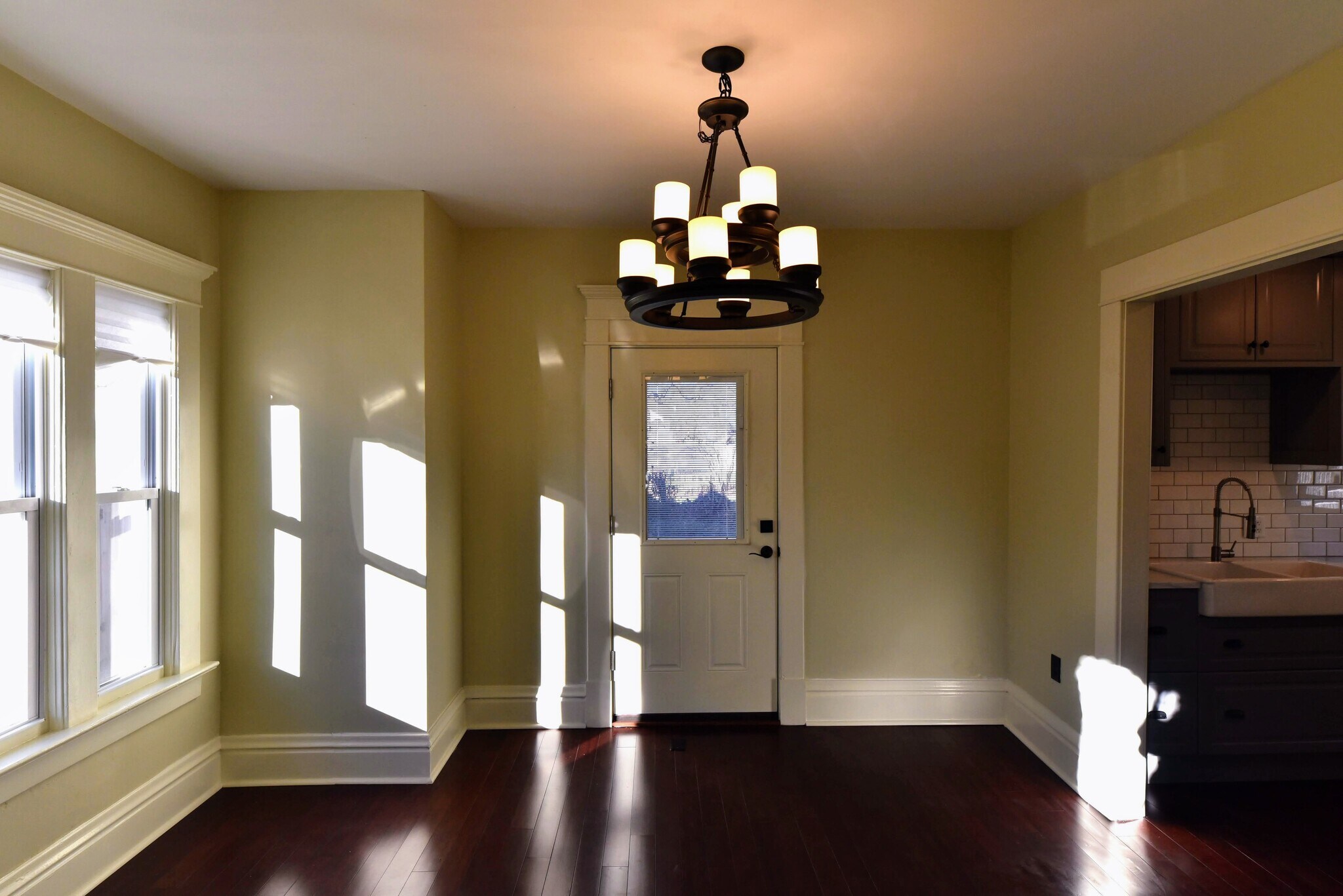 Building Photo - 240 E Duncan St