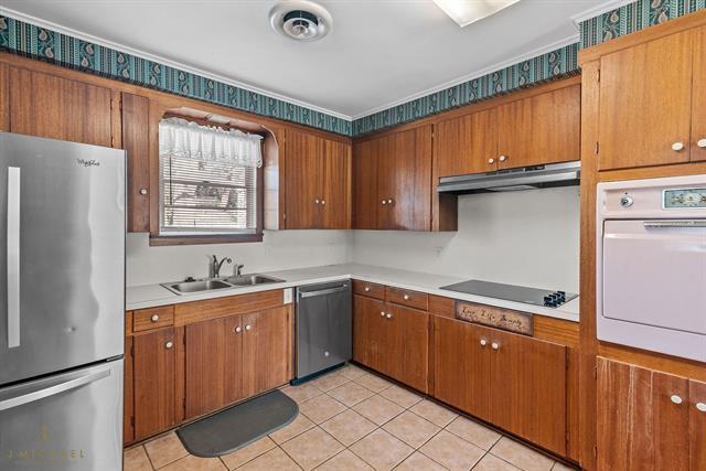 Building Photo - 410 Haynes Ave