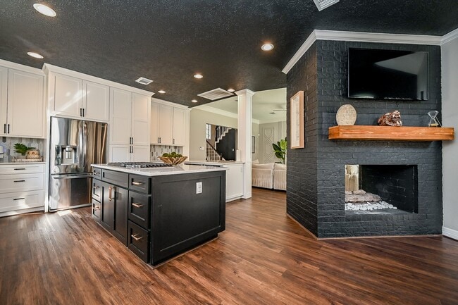 Building Photo - 13606 Champions Centre Dr