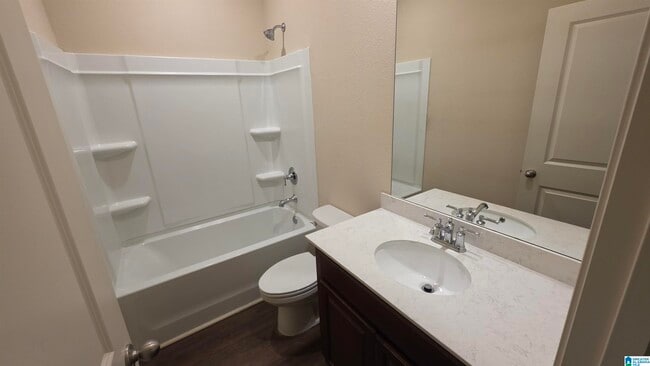 Building Photo - 1122 Freedom Pkwy