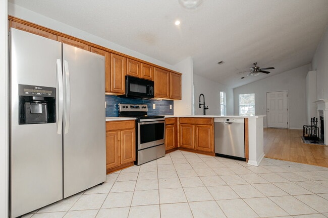 Building Photo - Charming 3-Bedroom Home with Hardwood Floors in Shadowmoss