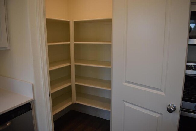 Building Photo - 4527 Isabel Ct