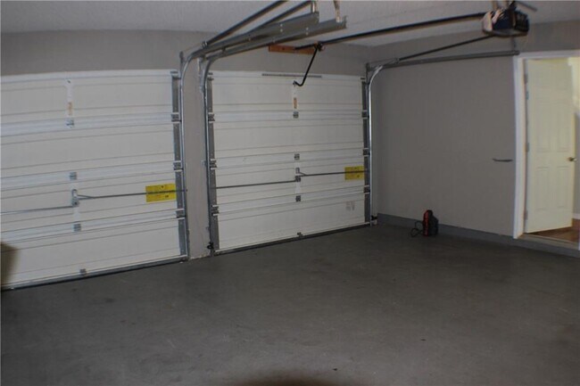 Building Photo - 437 Darter Dr NW