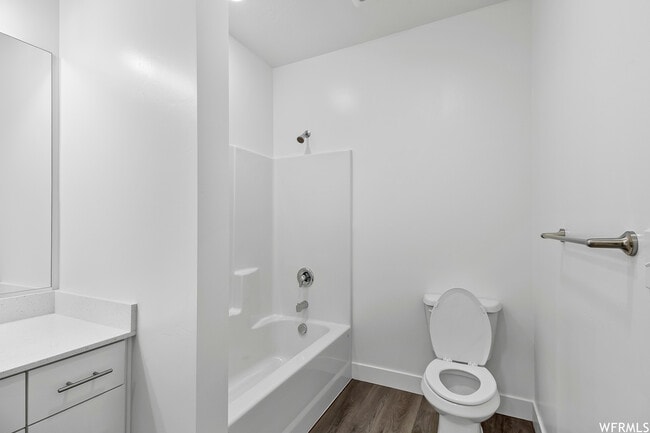 Primary Photo - 473 W 40 S