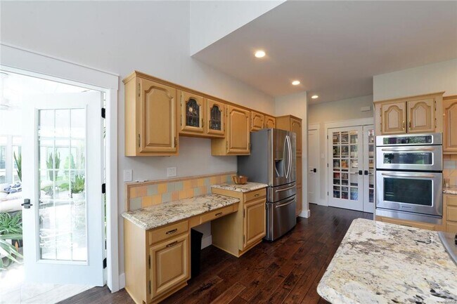 Building Photo - 1306 S Geyer Rd