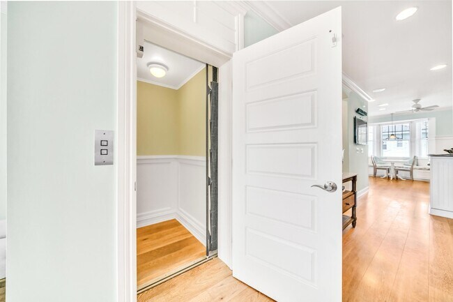 Building Photo - 138 Marine Way