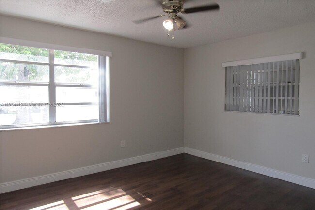 Building Photo - 17510 SW 108th Ave