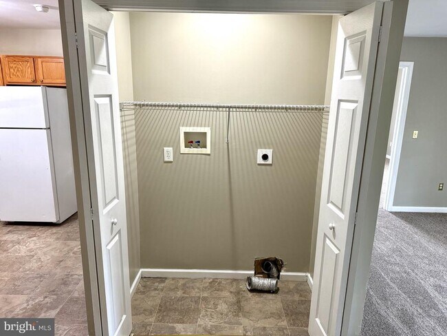 Building Photo - 531 W Penn Ave