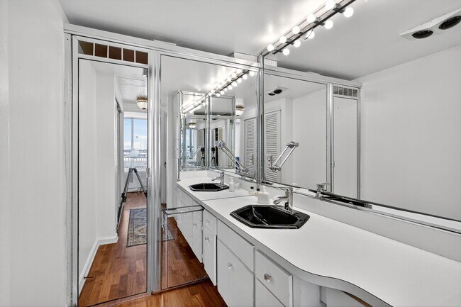 Building Photo - 2780 S Ocean Blvd