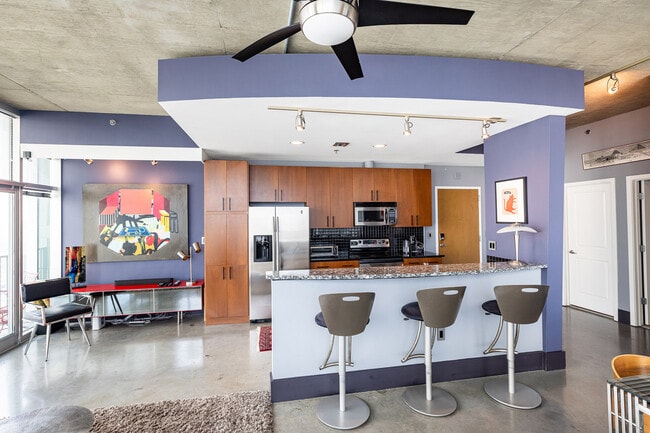 Building Photo - 943 Peachtree St NE