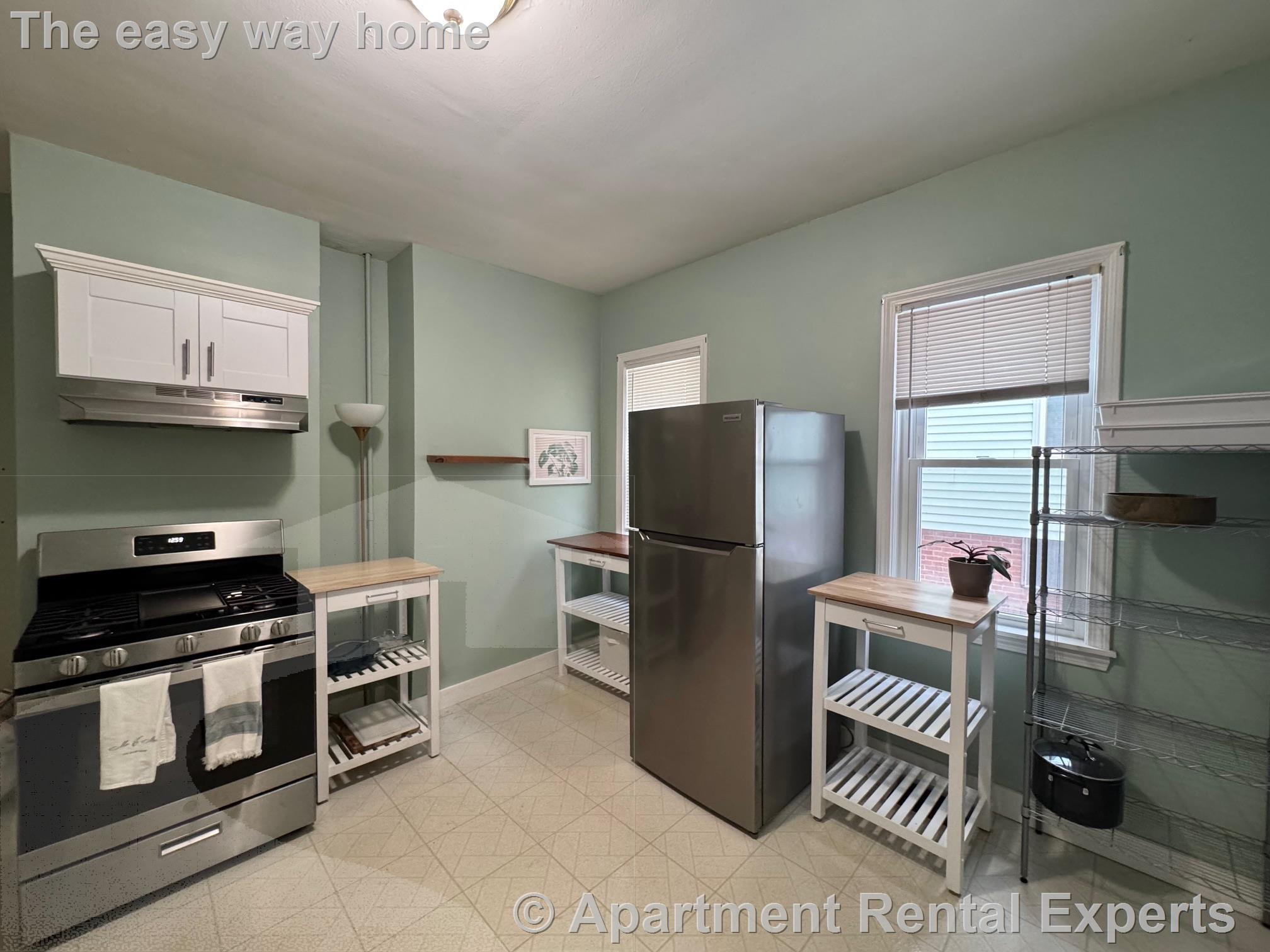 Building Photo - 22 Spencer Ave