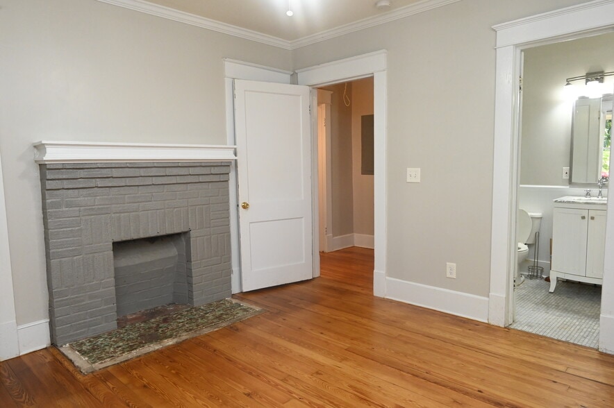 Building Photo - 309 Dargan Pl SW