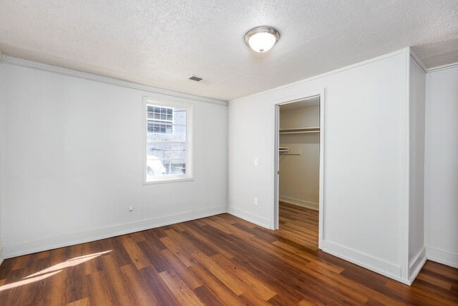 Building Photo - Norwood 3 BR Home