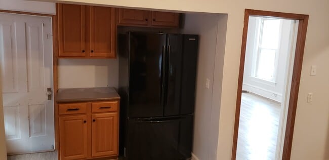 Building Photo - 1112 E Cleveland Ave