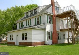 Building Photo - 1300 W Kings Hwy
