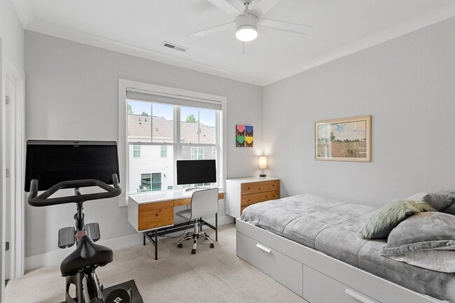 Building Photo - Stunning 3BD, 3.5BA Raleigh Townhome on a ...