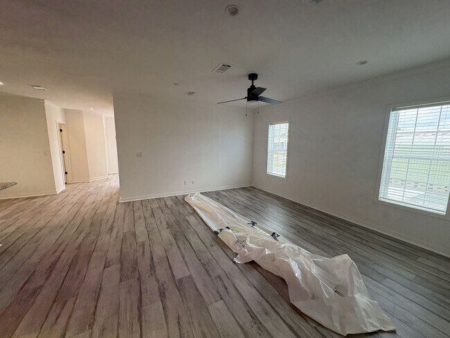 Building Photo - 3055 Lamplighter Dr