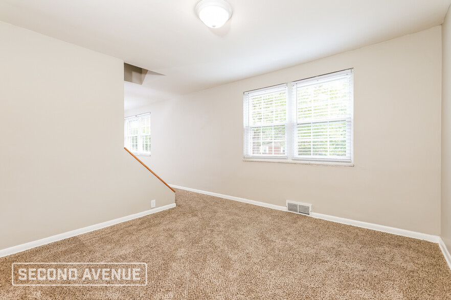 Building Photo - 641 Penny Dr