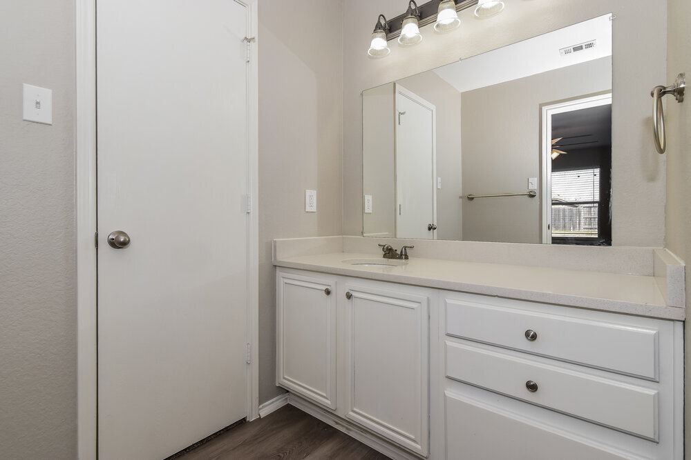 Building Photo - 321 Rustic Grove Ln