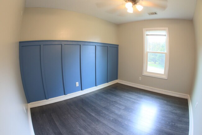Building Photo - 84 Indian Hills Dr