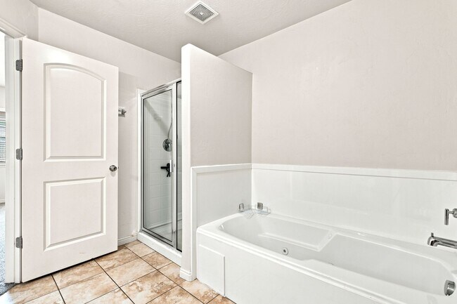 Building Photo - Beautiful Townhome in American Fork!
