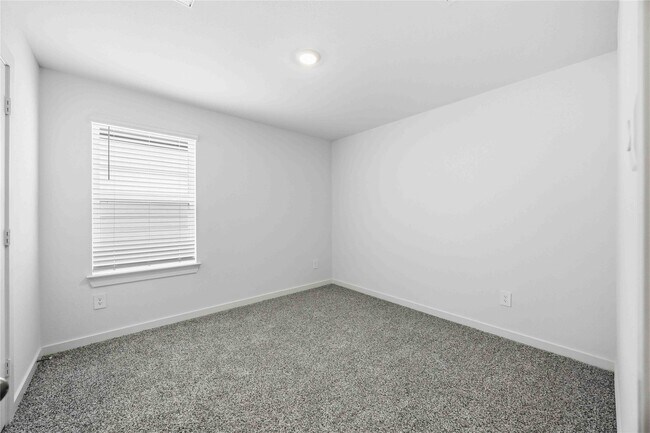 Building Photo - 28262 Meadowlark Sky Dr