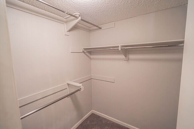 Building Photo - Santa Fe 2 Bedroom Condo for Rent!