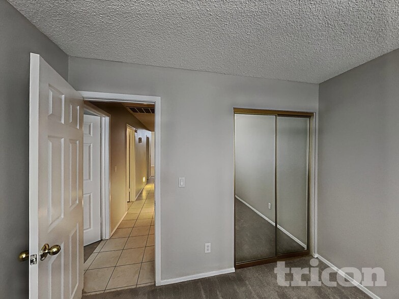 Building Photo - 3561 E Sequoia Dr