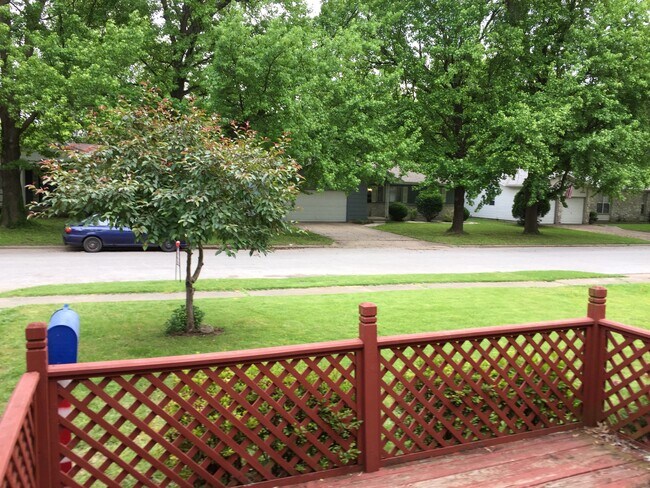 Building Photo - 2451 S Meadowbrook Ave