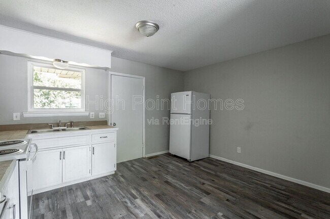 Building Photo - 603 Mountain Trail