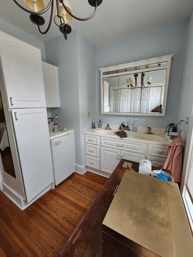 Building Photo - 2103 37th St NW