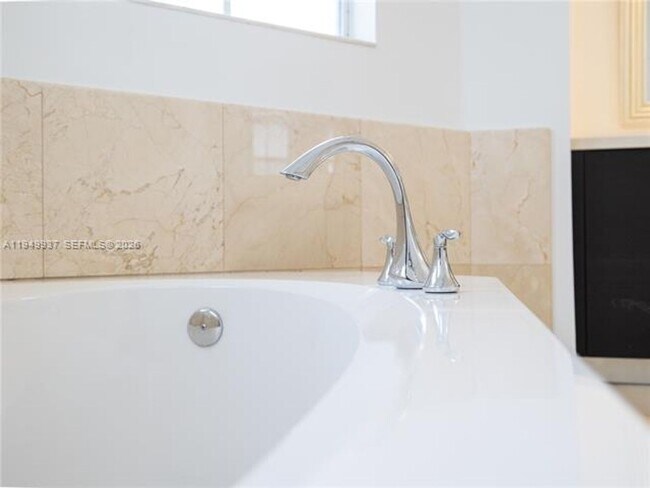 Building Photo - 7010 NW 106th Ave