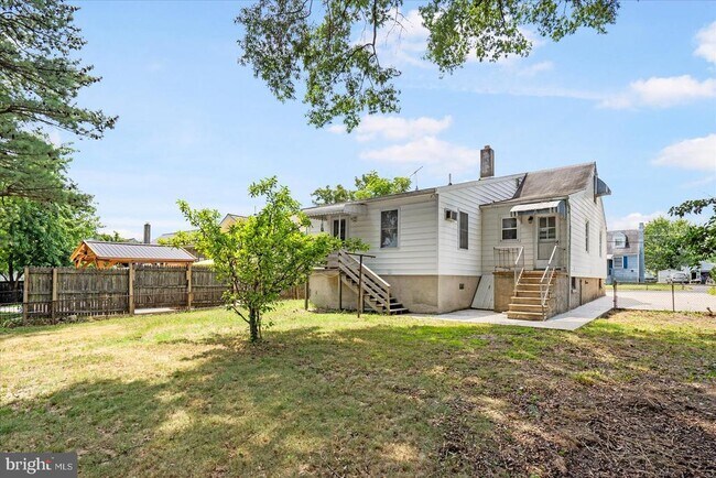 Building Photo - 303 Miles Rd