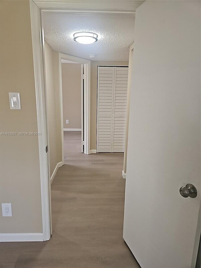 Building Photo - 10630 SW 158th Ct