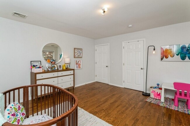 Building Photo - 160 Magnolia Ave