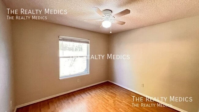 Building Photo - 436 Jennifer Ln