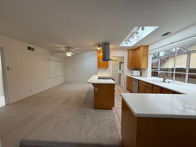 Building Photo - Single Story Home in Quiet Neigbhorhood Ne...