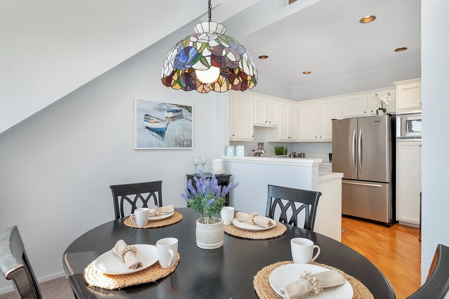 Building Photo - 30 Vista del Mar