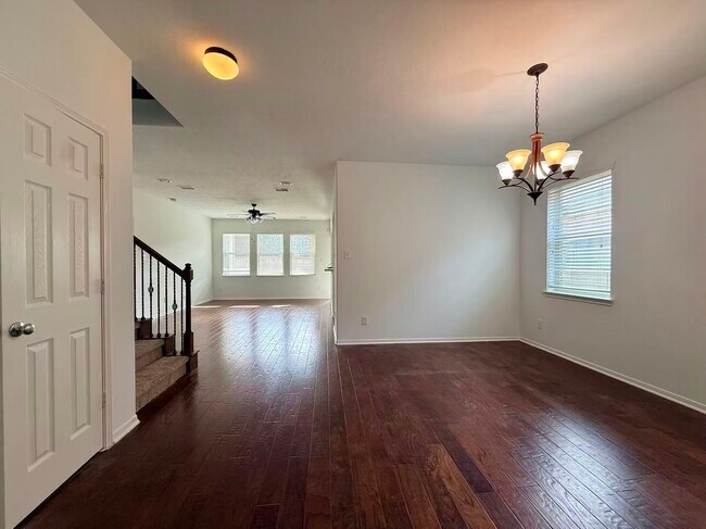 Building Photo - 2814 Ridgeglen Ln