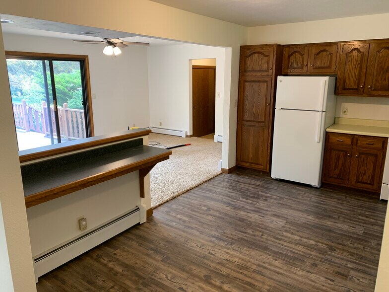 Kitchen - N2118 Schacht Rd