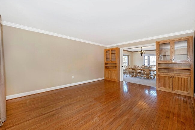 Building Photo - WELLER ESTATES