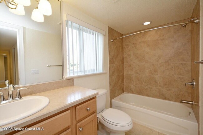 Building Photo - 123 Lancha Cir