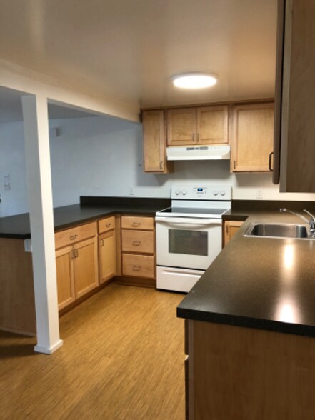 Building Photo - 99-679-679 Halawa Dr