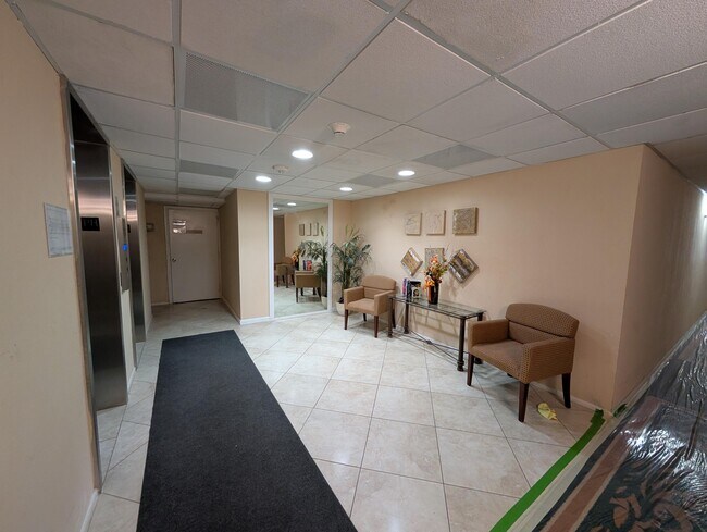 Building Photo - 133 N Pompano Beach Blvd