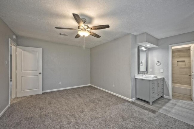 Building Photo - 1219 Gentle Bend Dr