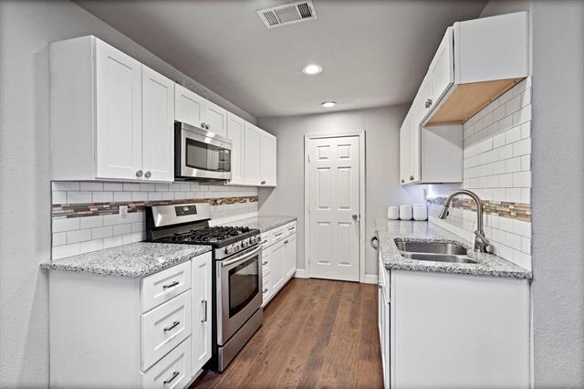Building Photo - 2942 Esterbrook Dr