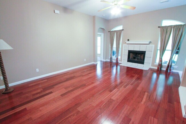Building Photo - Beautiful 3 Bedroom, 2 Bath Home in West Round Rock