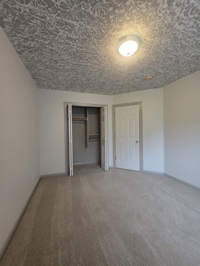 Building Photo - 4373 Hearth St NE