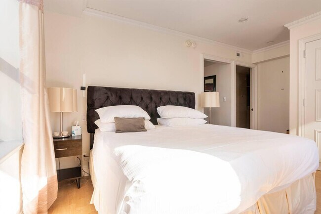 Building Photo - 201 W 58th St